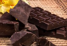 খুসখুসে কাশিতে জেরবার? চকোলেটই এর সেরা সমাধান!